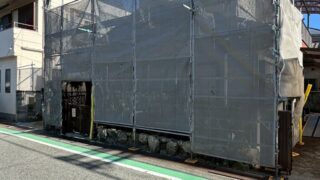 松原市 I様邸 1階の屋根葺き替え工事 福泉工業シルキーGⅡギングロ 足場設置