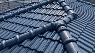 和泉市 M様邸 モニエル瓦の塗装 オリエンタル塗料工業 マイティーシリコン+タフグロスコート ブラック色